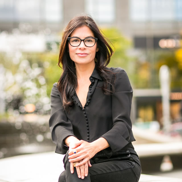Marisa Peña owner, wedding planner, and wedding officiant of Ultimate USA Weddings