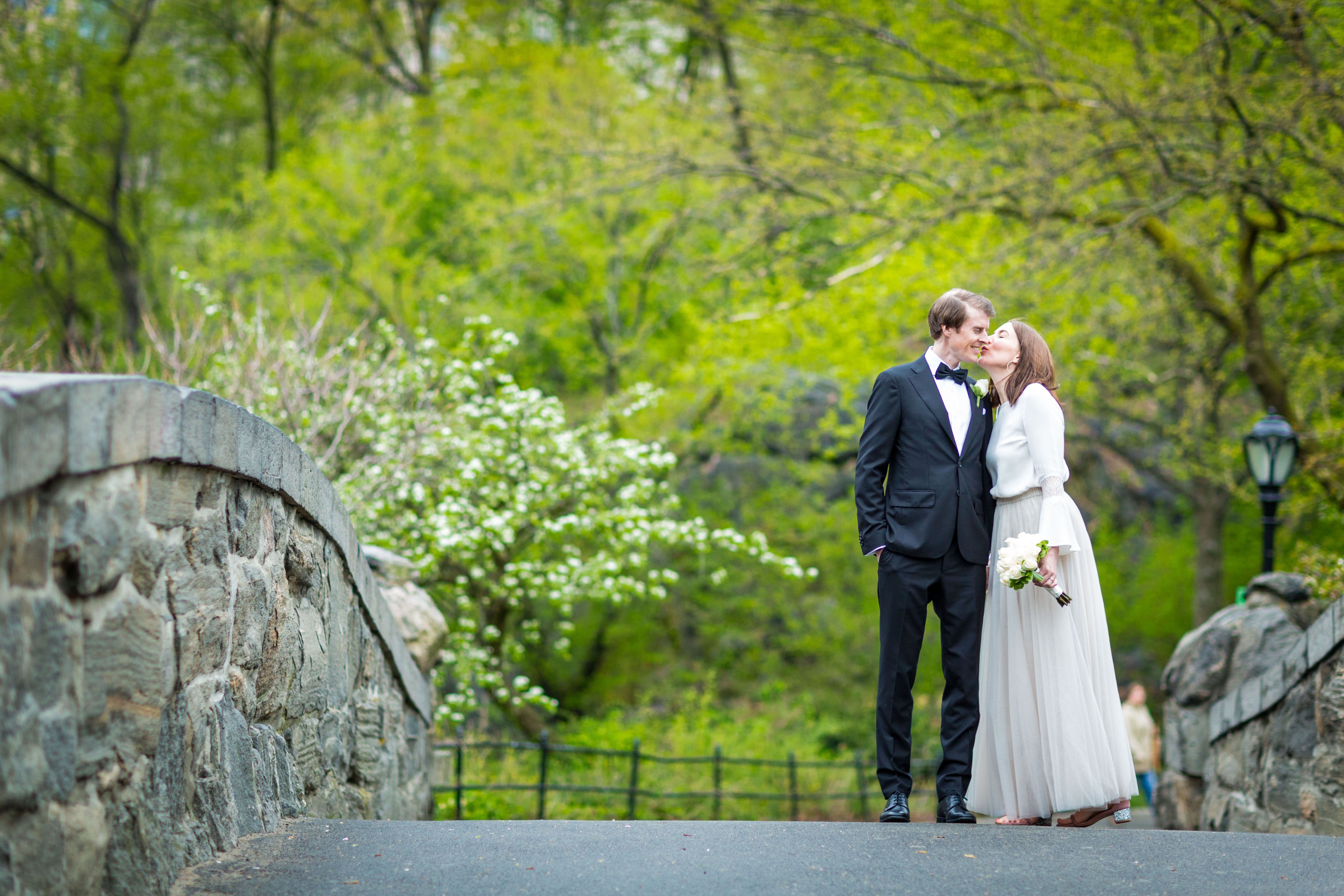 central-park-weddings-elopement-gapstow-bridge